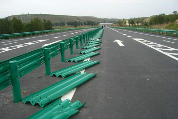 渭南波形护栏的维护与管理确保道路安全的关键步骤