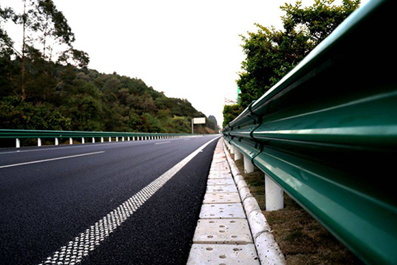 渭南高速公路护栏的常用类型
