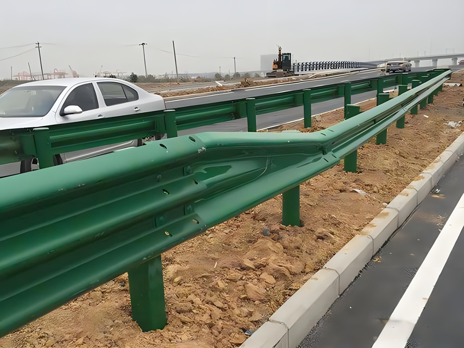 渭南高速波形护栏板日常维护方案确保道路安全新举措